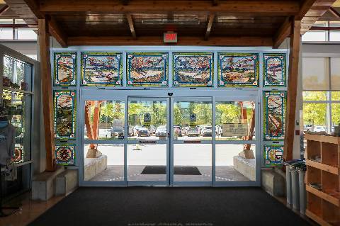 YQQ Stained Glass Diorama